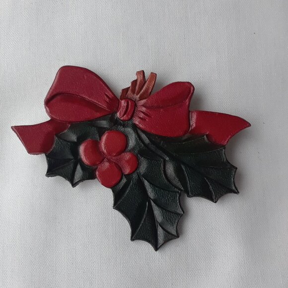 Genuine Leather Handcrafted Christmas Holly Brooch - Picture 1 of 6